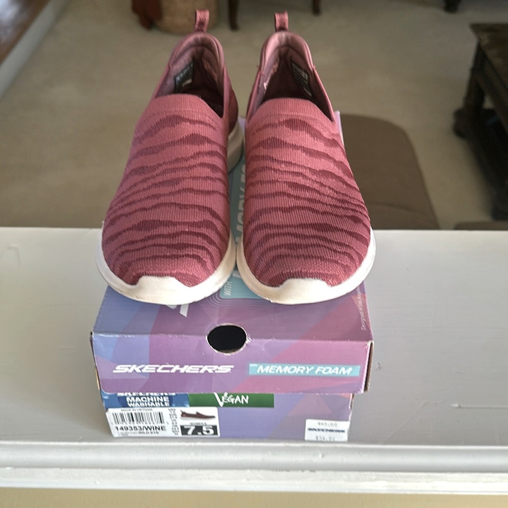 Skechers sneakers